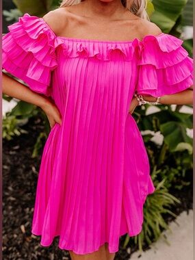 TCEC Off-Shoulder Ruffle Pleated Dress in Hot Pink Size S
